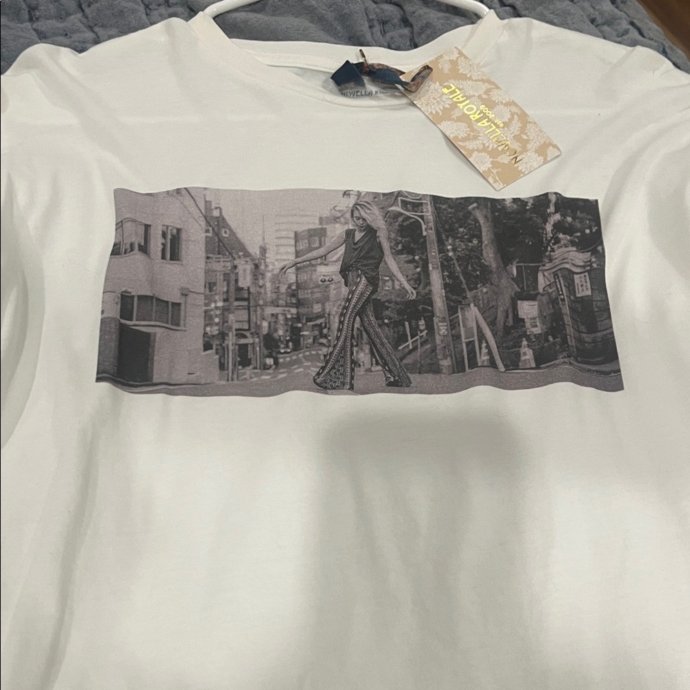 Novella Royale White Long Sleeve Graphic Tee
